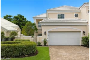 360 Carlton Place, Naples, FL 34108 - MLS#226015558