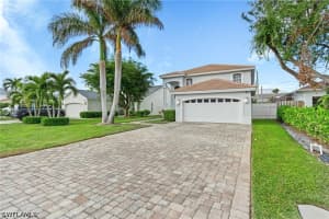 523 103rd Avenue, Naples, FL 34108 - MLS#226015574