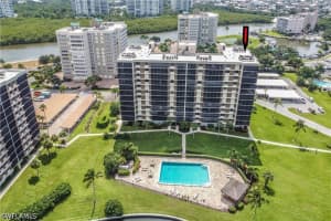 11 Bluebill Avenue, Naples, FL 34108 - MLS#226015606