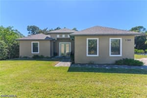 1386 Rosemary Ln, Naples