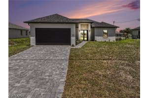 1721 Nw 2nd St, Cape Coral
