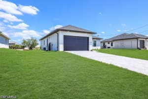 1721 2nd Street, Cape Coral, FL 33993 - MLS#226015637