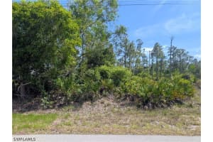 1042 Manning Street, Lehigh Acres, FL 33974 - MLS#226015651