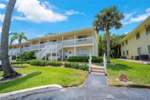 4625 Bayshore Drive, Naples, FL 34112 - MLS#226015713