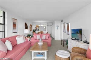 601 Seaview Court, Marco Island, FL 34145 - MLS#226015715