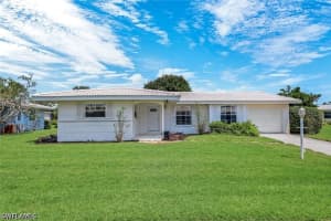 59 Hilo Court, Naples, FL 34112 - MLS#226015747