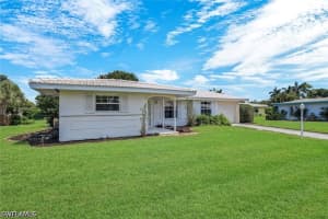 59 Hilo Court, Naples, FL 34112 - MLS#226015747