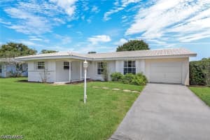 59 Hilo Court, Naples, FL 34112 - MLS#226015747