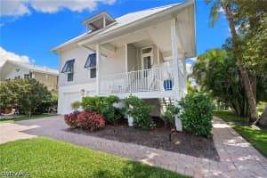 1286 Rainbow Court, Naples, FL 34110 - MLS#226015777