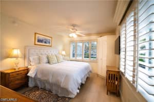 388 4th Ave S 388, Naples