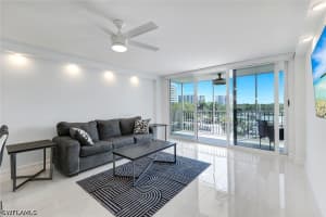 5 Bluebill Avenue, Naples, FL 34108 - MLS#226015818
