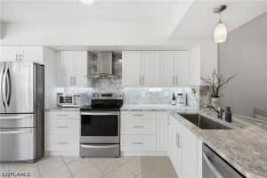 4950 Deerfield Way, Naples, FL 34110 - MLS#226015925