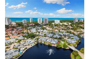 654 Bridgeway Lane, Naples, FL 34108 - MLS#226015952