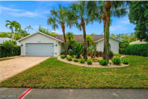 2476 River Reach Drive, Naples, FL 34104 - MLS#226016044