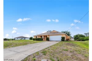218 Pembroke Street, Lehigh Acres, FL 33974 - MLS#226016097