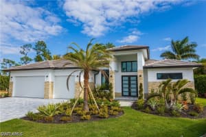 231 Legacy Ct, Naples