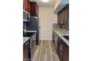 190 Santa Clara Dr 190-4, Naples