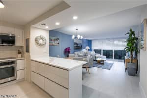 5 Bluebill Avenue, Naples, FL 34108 - MLS#226016159