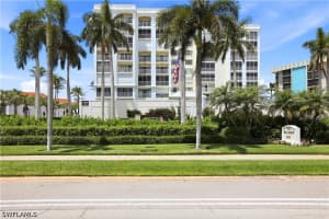 3377 Gulf Shore Blvd N 6b, Naples