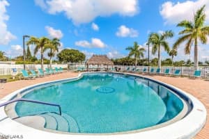 10 Abilene Trl 192, Naples