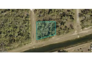 2804 Laura Avenue, Lehigh Acres, FL 33971 - MLS#226016211