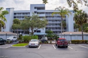 290 Naples Cove Dr 2204, Naples