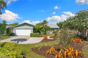 1036 Lake Shore Court, Naples, FL 34103 - MLS#226016417