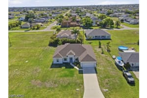 1025 Nw 7th Pl, Cape Coral