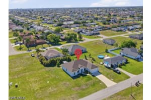 1025 7th Place, Cape Coral, FL 33993 - MLS#226016480