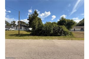 3007 15th Street, Lehigh Acres, FL 33971 - MLS#226016482