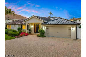 337 Mooring Line Dr, Naples