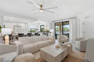 9476 Napoli Ln 101, Naples