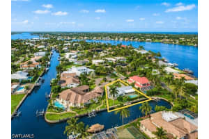 1250 Tuna Court, Naples, FL 34102 - MLS#226016547