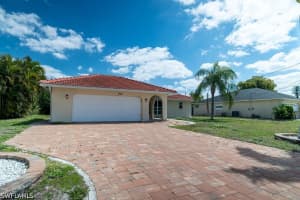 3725 8th Place, Cape Coral, FL 33904 - MLS#226016557