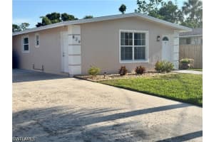 829 107th Avenue, Naples, FL 34108 - MLS#226016571
