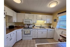 7079 Cedarhurst Drive, Fort Myers, FL 33919 - MLS#226016662