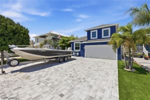 6104 Waterway Bay Drive, Fort Myers, FL 33908 - MLS#226016714