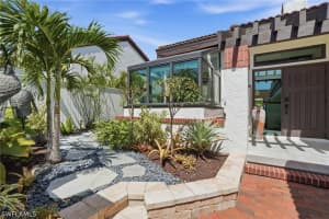 539 Bay Villas Lane, Naples, FL 34108 - MLS#226016721