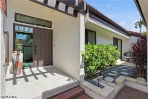 539 Bay Villas Lane, Naples, FL 34108 - MLS#226016721