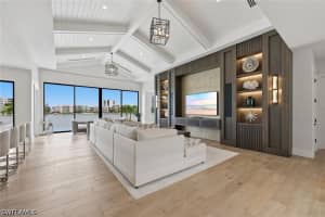 200 Bahia Point, Naples, FL 34103 - MLS#226016762