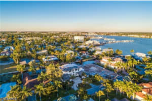 555 17th Avenue, Naples, FL 34102 - MLS#226016776