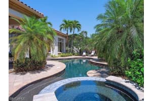 2202 Miramonte Way, Naples, FL 34105 - MLS#226016812