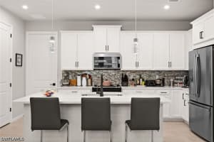 10353 Bonavie Cove Drive, Fort Myers, FL 33966 - MLS#226016818