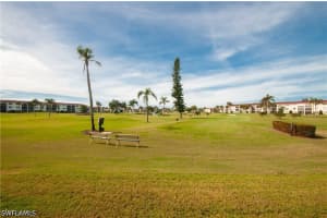 29 High Point Cir E 106, Naples