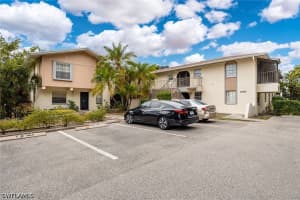 4300 Gulfstream Dr 1c, Naples