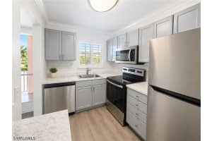 225 Turtle Lake Ct 210, Naples
