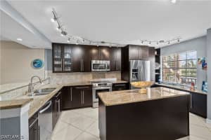 5535 Rattlesnake Hamm Rd 205, Naples