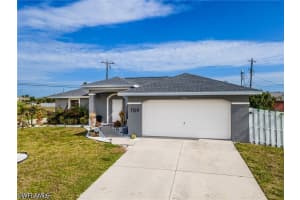 709 Sw 27th St, Cape Coral