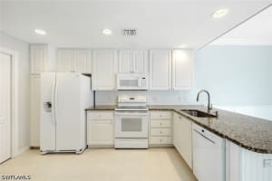 6124 Towncenter Circle, Naples, FL 34119 - MLS#226017030