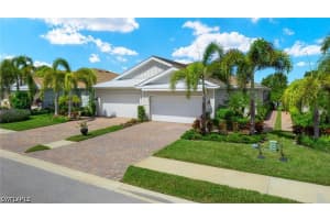 14680 Edgewater Cir, Naples